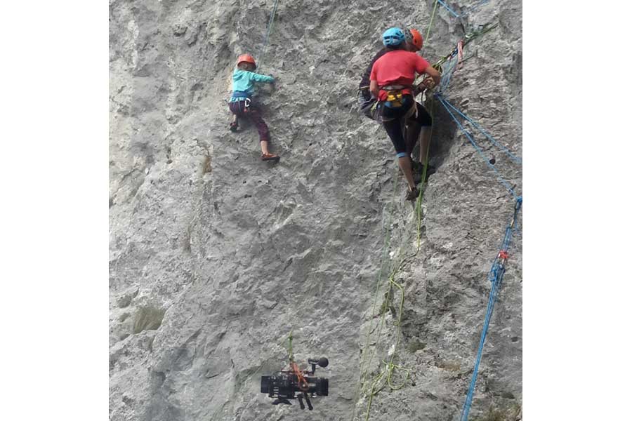 Refuge by Liviu Mărghidan shooting in difficult conditions